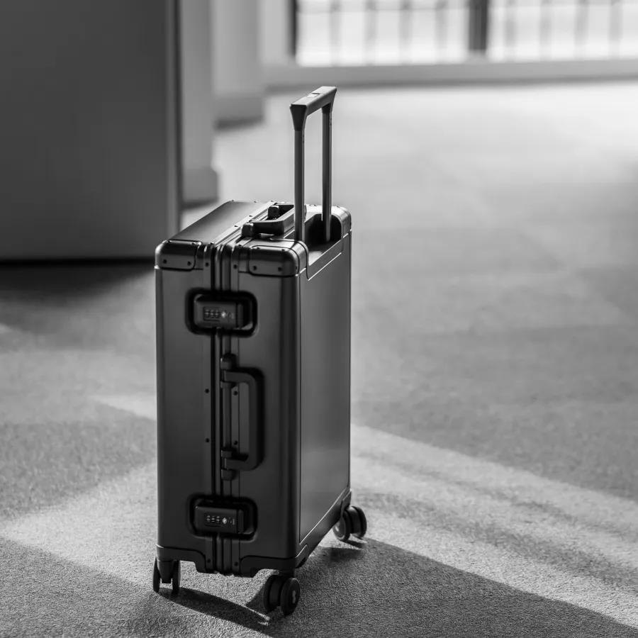 Shadow Hard Case